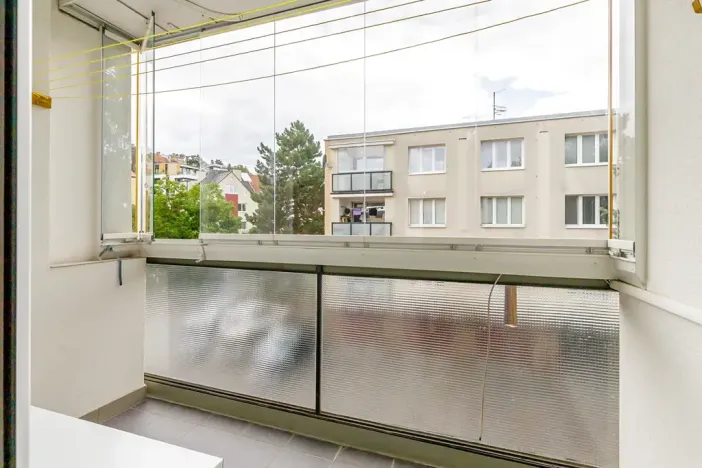 Pronájem bytu 3+1, Praha - Podolí, Na Zvoničce, 61 m2