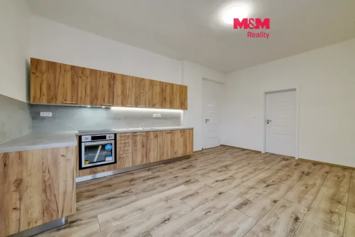 Pronájem bytu 3+kk, Luby, Revoluční, 71 m2