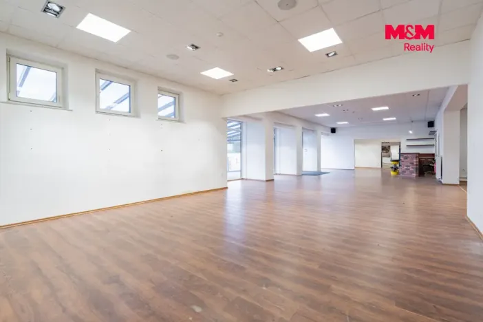 Pronájem obchodního prostoru, Rudolfov, Třeboňská, 500 m2