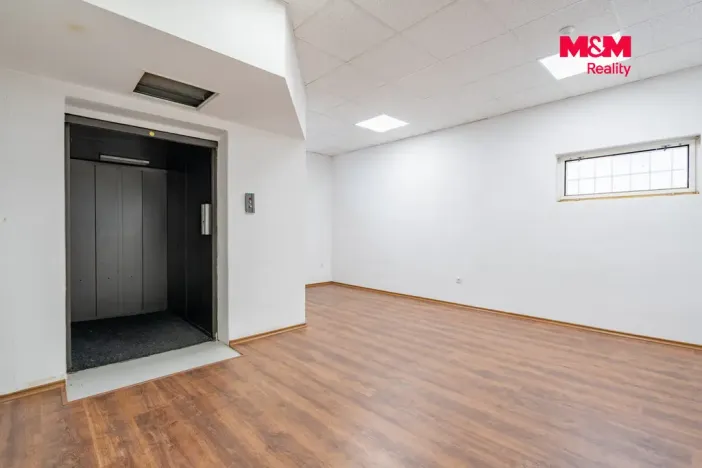 Pronájem obchodního prostoru, Rudolfov, Třeboňská, 500 m2