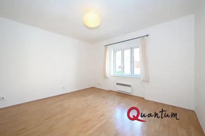 Pronájem bytu 1+kk, Praha - Nusle, V zálomu, 33 m2
