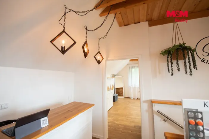 Pronájem obchodního prostoru, Hradec Králové - Kukleny, Pražská třída, 23 m2