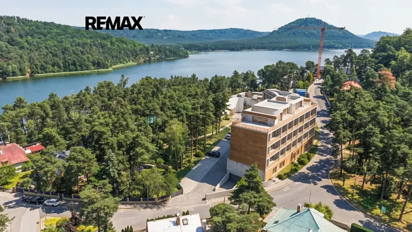 Prodej komerční nemovitosti, Doksy, 1850 m2