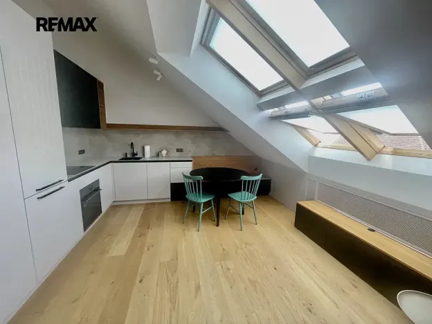Pronájem bytu 1+kk, Praha - Libeň, Konšelská, 30 m2