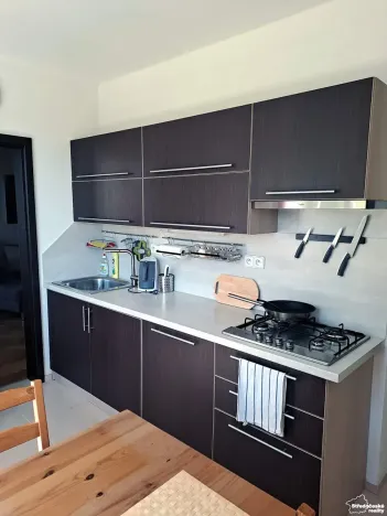 Pronájem bytu 2+1, Karlovy Vary, Lomená, 60 m2