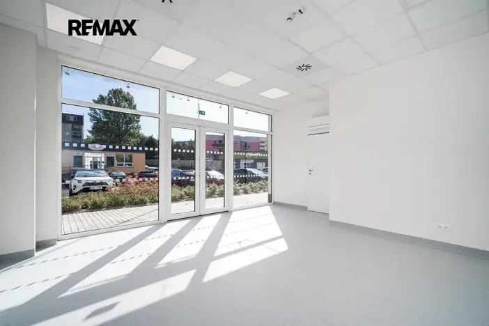 Pronájem ordinace, Milovice, Spojovací, 41 m2