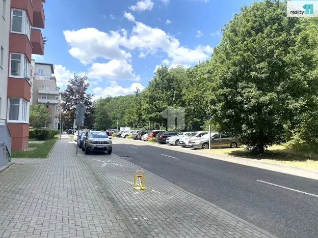 Pronájem bytu 2+kk, Praha - Záběhlice, Mikanova, 52 m2
