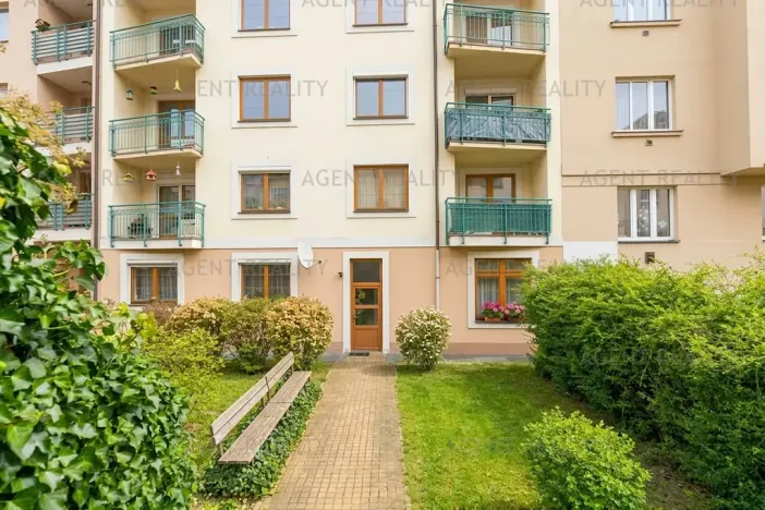 Pronájem bytu 2+kk, Praha - Břevnov, Slavníkova, 57 m2