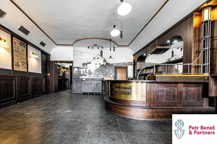 Prodej obchodního prostoru, Rakovník, Husovo náměstí, 1100 m2