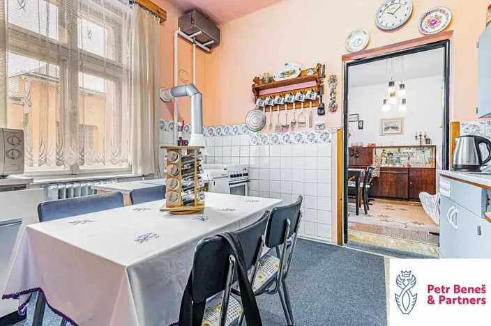 Prodej obchodního prostoru, Rakovník, Husovo náměstí, 1100 m2