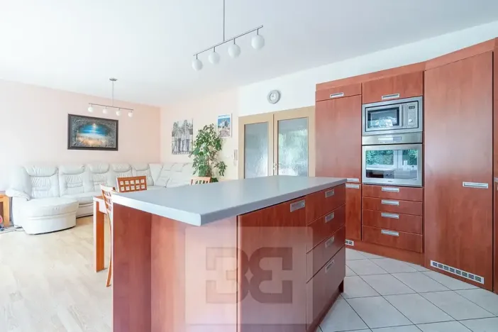 Pronájem rodinného domu, Praha - Kbely, Pod Nouzovem, 148 m2