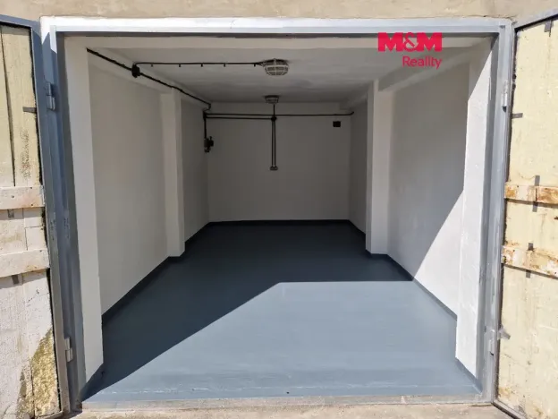 Pronájem garáže, Chomutov, 22 m2