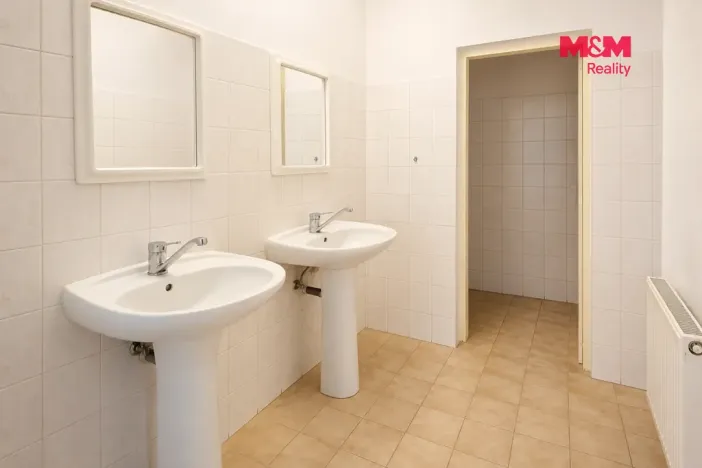 Pronájem obchodního prostoru, Chomutov, Vršovců, 145 m2