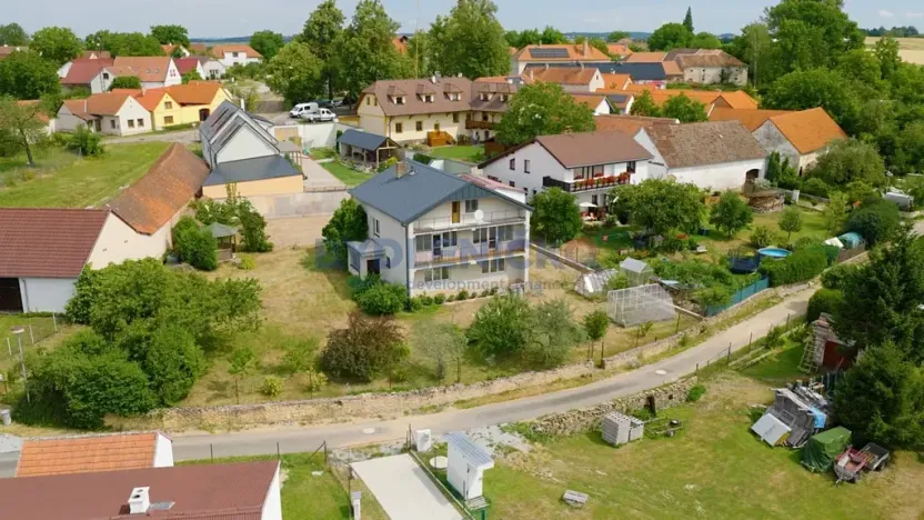 Prodej vícegeneračního domu, Střížov, 252 m2