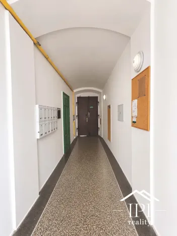 Pronájem bytu 1+1, Praha - Malá Strana, Říční, 47 m2