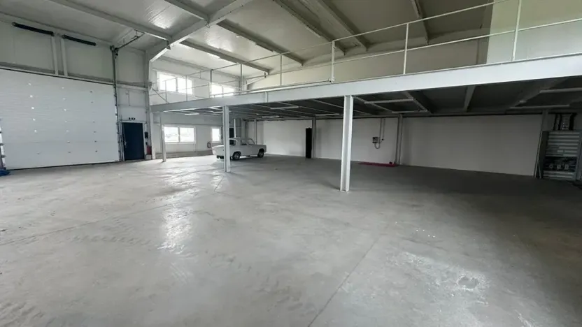 Pronájem skladu, Nehvizdy, 1750 m2