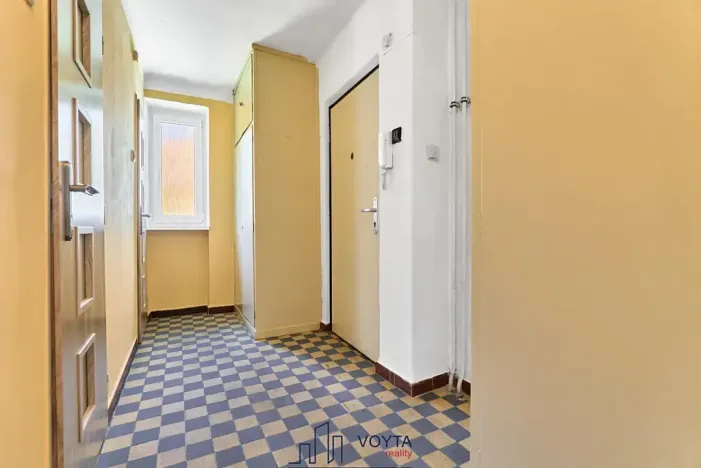Prodej bytu 2+1, Karlovy Vary, Zbrojnická, 61 m2