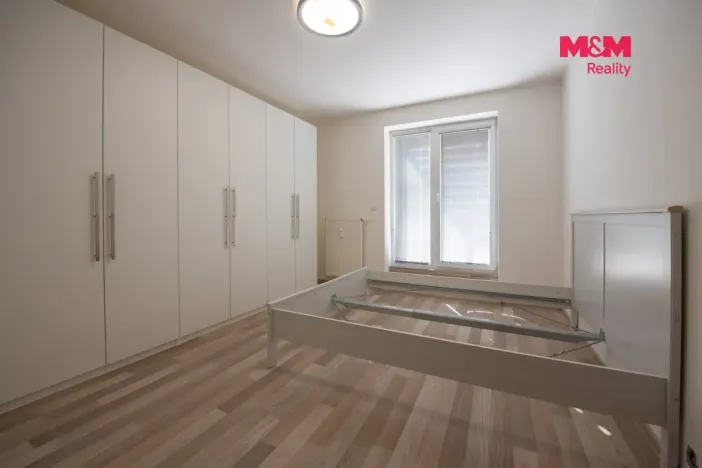 Pronájem bytu 2+kk, Hradec Králové - Třebeš, Svatojánská, 49 m2