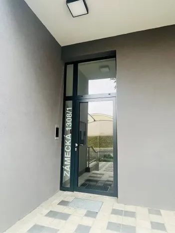 Pronájem bytu 1+kk, Lovosice, Zámecká, 60 m2