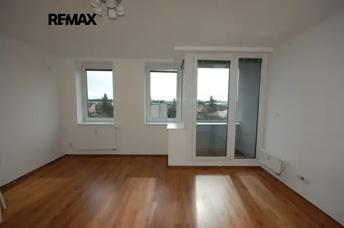 Pronájem bytu 1+kk, Velký Osek, U hřiště, 33 m2