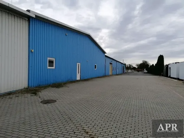 Prodej výrobních prostor, Huštěnovice, 2242 m2