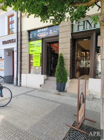 Pronájem obchodního prostoru, Uherský Brod, Masarykovo nám., 30 m2