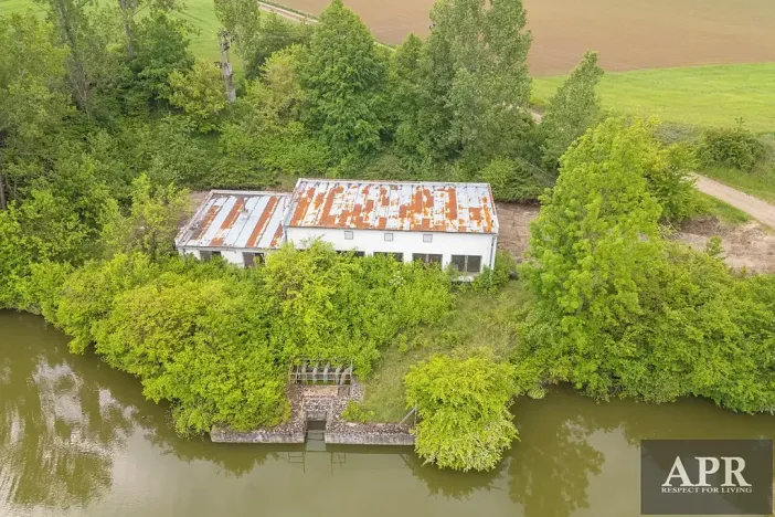 Prodej komerční nemovitosti, Hluk, 192 m2