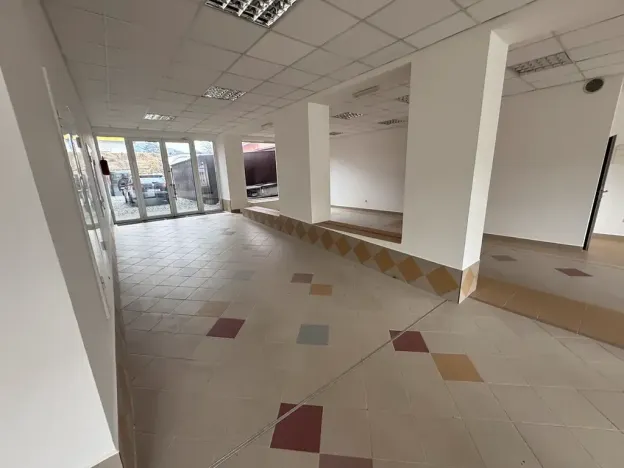 Pronájem obchodního prostoru, Jeseník, nám. Svobody, 232 m2