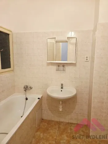 Pronájem bytu 1+1, Praha - Vinohrady, Kouřimská, 36 m2