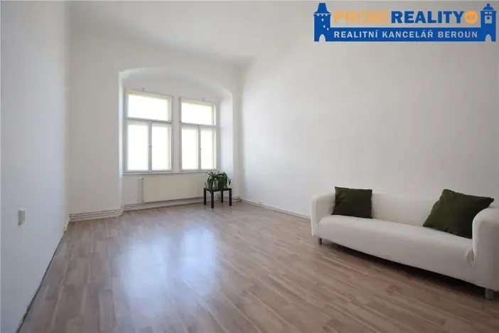 Pronájem kanceláře, Beroun, Husovo nám., 27 m2