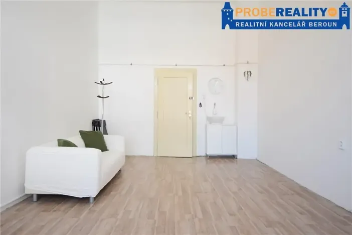 Pronájem kanceláře, Beroun, Husovo nám., 27 m2