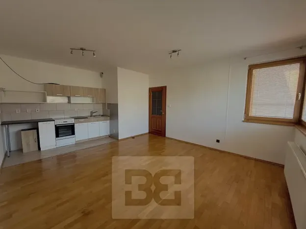 Pronájem bytu 1+kk, Hradec Králové, Na Střezině, 36 m2