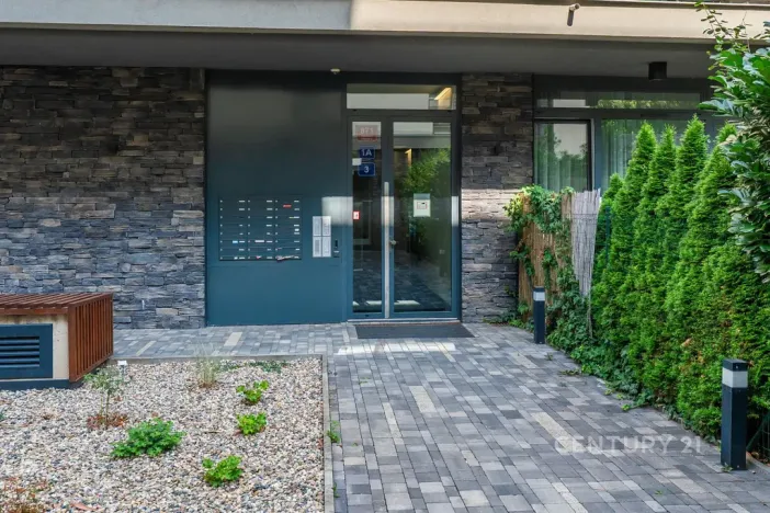 Pronájem bytu 4+kk, Praha - Prosek, Žitenická, 99 m2