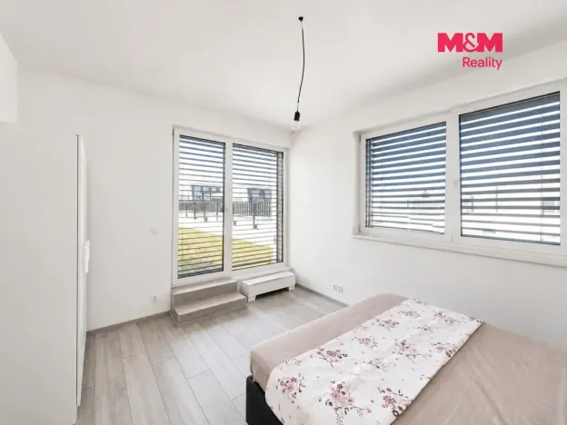 Pronájem bytu 4+kk, Praha, Nebřenická, 102 m2