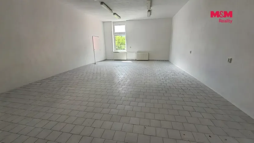 Pronájem kanceláře, Krnov - Pod Cvilínem, Chářovská, 348 m2