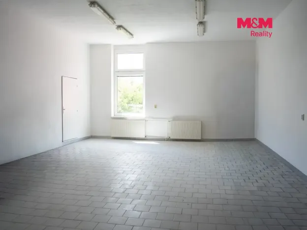 Pronájem kanceláře, Krnov - Pod Cvilínem, Chářovská, 348 m2