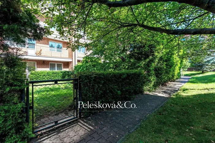 Prodej bytu 2+kk, Dolní Břežany, Za Sídlištěm, 58 m2