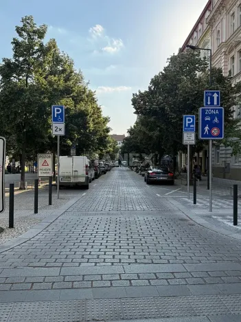 Prodej bytu 3+1, Praha - Vinohrady, Lucemburská, 82 m2