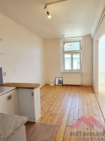 Pronájem bytu 1+1, Praha - Bubeneč, Čechova, 39 m2