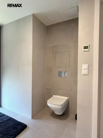 Pronájem bytu 1+kk, Praha - Košíře, Na Stárce, 39 m2