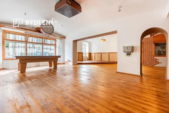 Pronájem restaurace, Krupka, Husitská, 330 m2