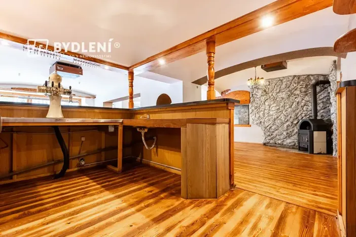 Pronájem restaurace, Krupka, Husitská, 330 m2