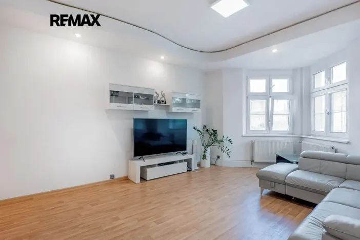 Pronájem bytu 4+kk, Praha - Smíchov, Pod tratí, 111 m2
