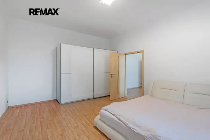 Pronájem bytu 4+kk, Praha - Smíchov, Pod tratí, 111 m2