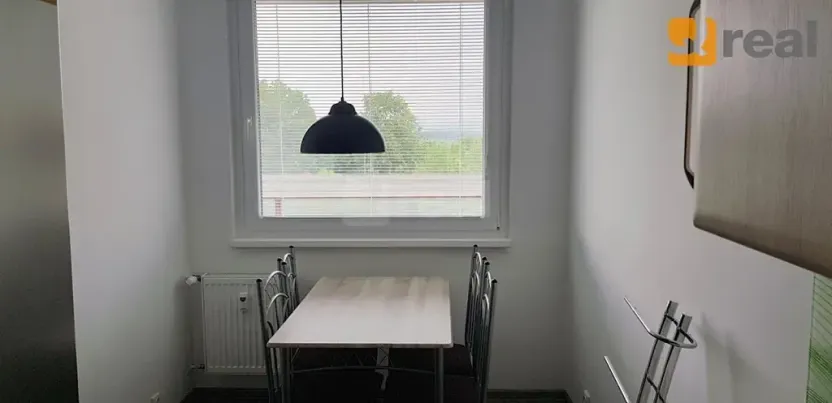 Pronájem bytu 3+1, Praha - Petrovice, Rezlerova, 73 m2