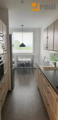 Pronájem bytu 3+1, Praha - Petrovice, Rezlerova, 73 m2