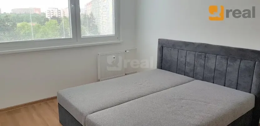 Pronájem bytu 3+1, Praha - Petrovice, Rezlerova, 73 m2