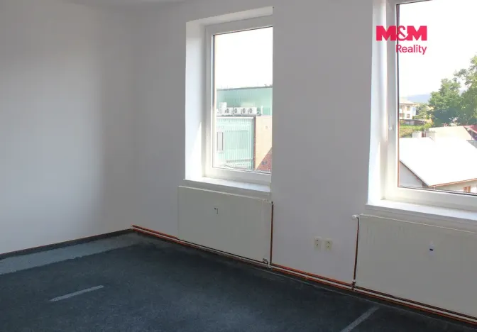 Pronájem kanceláře, Nová Paka, Komenského, 19 m2