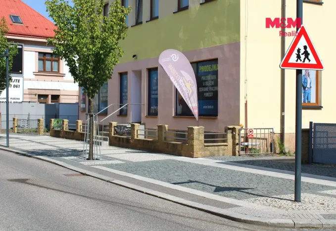 Pronájem kanceláře, Nová Paka, Komenského, 19 m2