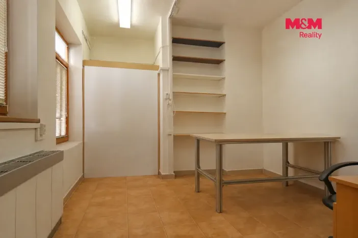 Pronájem obchodního prostoru, Čáslav - Čáslav-Staré Město, Formíkova, 67 m2